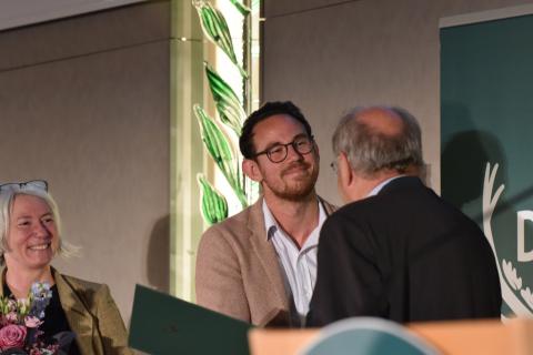 Blogger David Seitz erhält den Journalistenpreis Wildtier und Umwelt auf dem Bundesjägertag in Berlin 2019