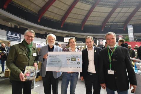 Mehr als 10.000 Euro spenden Jäger an die Bedürftigen der Dortmunder Tafel