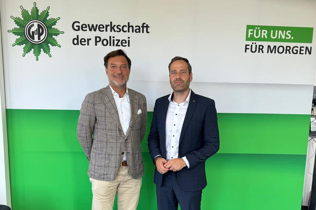 Viele Übereinstimmungen in Bezug auf die Bekämpfung der Messerkriminalität: (v.l.) Matthias Klotz (BZL) und Jochen Kopelke (GdP).