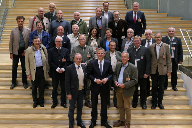 DSB- und DJV-Präsidien mit BMI-Staatssekretär Christoph de Vries. Beide Spitzenverbände machen deutlich: Ein neues Waffengesetz muss anwenderfreundlicher, praktikabler und deutlich schlanker werden.