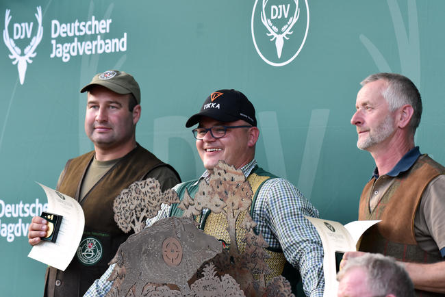 Meister aller Klassen: Thomas Dankert (m.), Bundessieger Büchse: Steffen Hillmer (r.), Bundessieger Flinte: Andreas Neumann (l.).