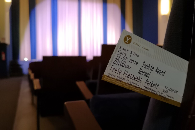 Sophie-Award Ticket im großen Saal des Kant Kino in Berlin.
