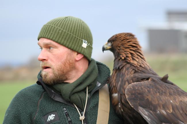 Koordinator für Auslandsdjagd und Artenschutz Stephan Wunderlich ist Jäger, Falkner und Hundeführer