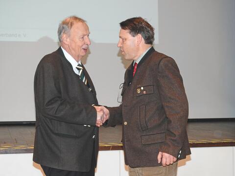JGHV-Ehrenpräsident Werner Horstkötter und sein Nachfolger Karl Werner Walch