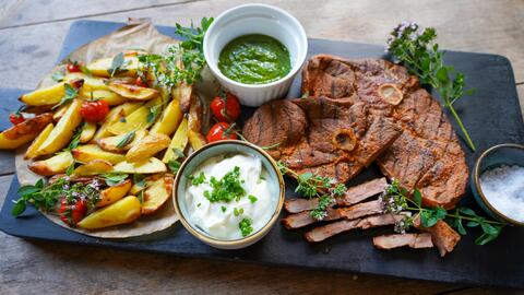 Wildsteak mit Ofenkartoffeln