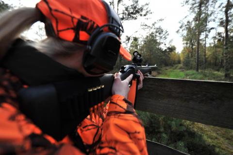Ein Gehörschutz ist für Jäger besonders wichtig.
