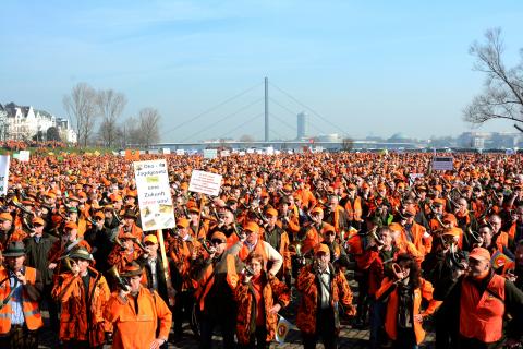 Auf 15.000 Demonstranten folgen 117.000 Unterschriften. Noch nie hat es derartigen Protest auf Seiten der Jägerschaft gegeben. (Quelle: Martini/DJV)
