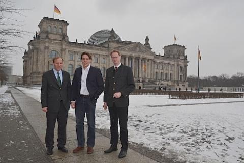 DJV-Justiziar Friedrich von Massow, DJV-Präsidiumsmitglied Dr. Daniel Hoffmann, DJV-Geschäftsführer Andreas Leppmann, Foto (DJV) (Quelle: DJV)