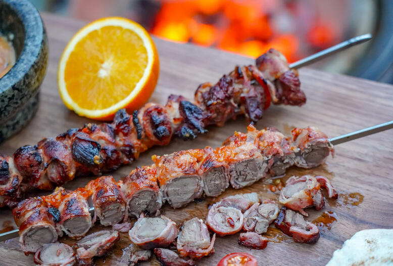 Zum Start der Grillsaison gibt der DJV Tipps für Kauf und Zubereitung von Wildfleisch.