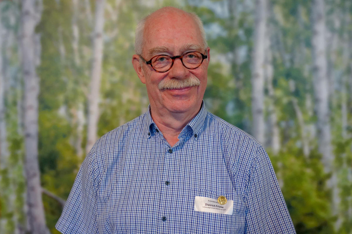 DJV-Verdienstabzeichen Gold: Dietrich Fricke (Quelle: Kapuhs/DJV)