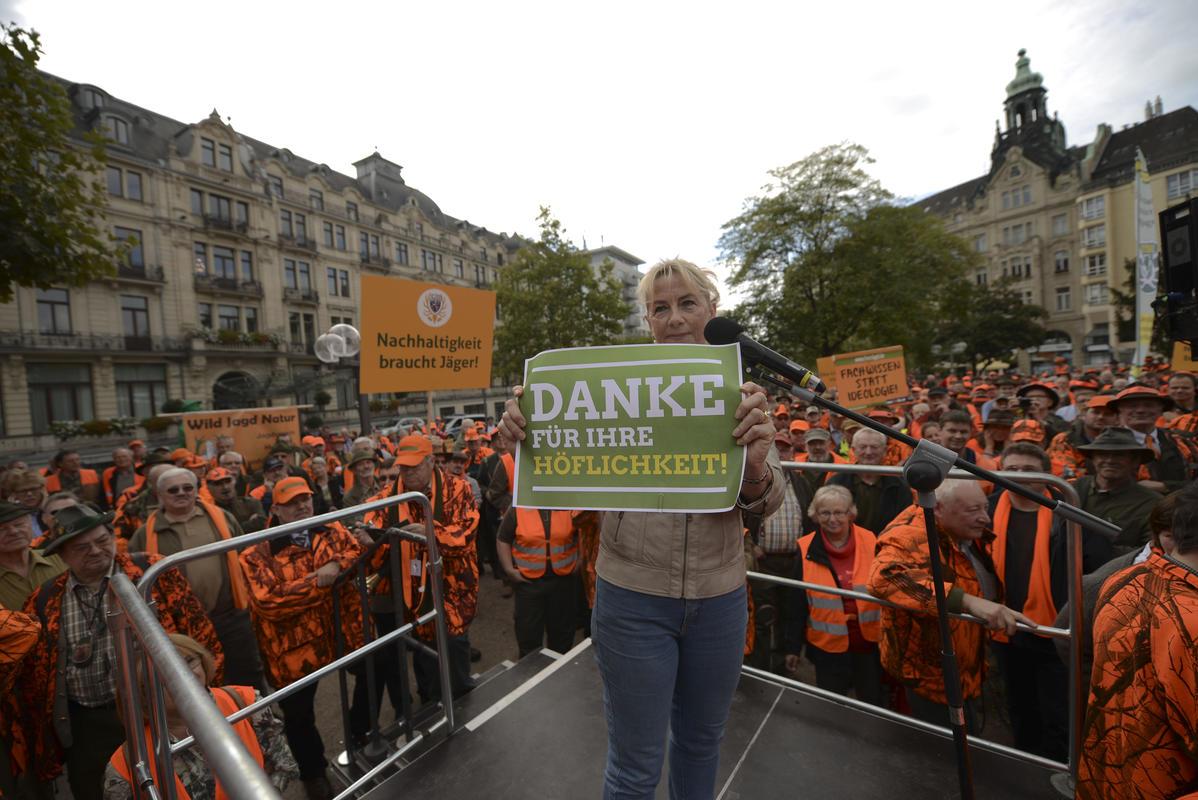 Ursula Hammann (Naturschutzsprecherin der Grünen) bittet um Gehör. (Quelle: Arnold/DJV)