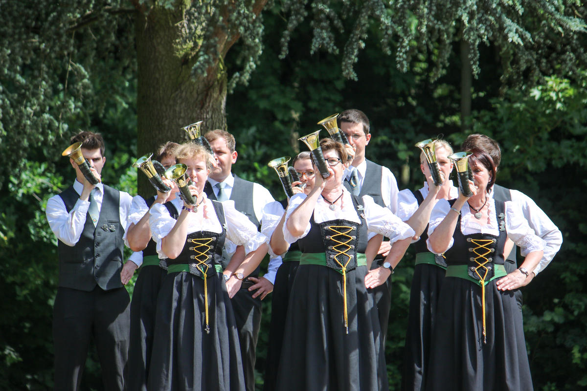 Zweitplatziert in der Klasse A: Bläsergruppe "Das Große Freie" aus Niedersachsen beim Bundeswettbewerb Jagdhornblasen 2017 (Quelle: DJV)