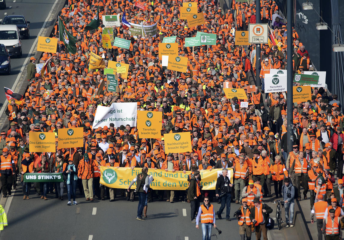 15.000 Menschen des ländlichen Raums sind gekommen, um gegen die Verbotspolitik zu demonstrieren. (Quelle: LJV-NRW/F.Martini)