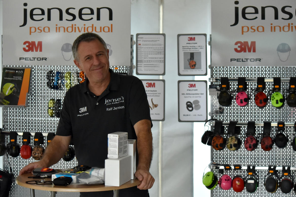 Ebenfalls war DJV-Premiumpartner 3M Peltor mit einem Stand und guter Laune vertreten. (Quelle: DJV)