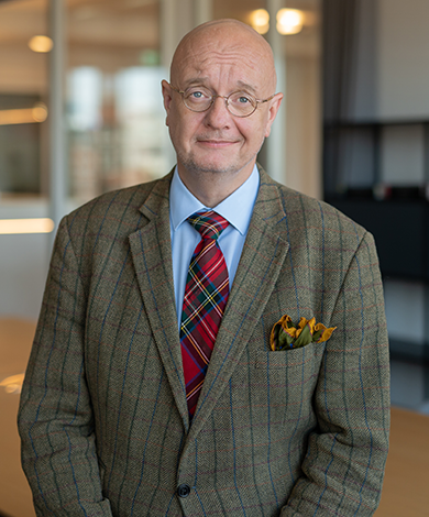 Dr. Florian Asche